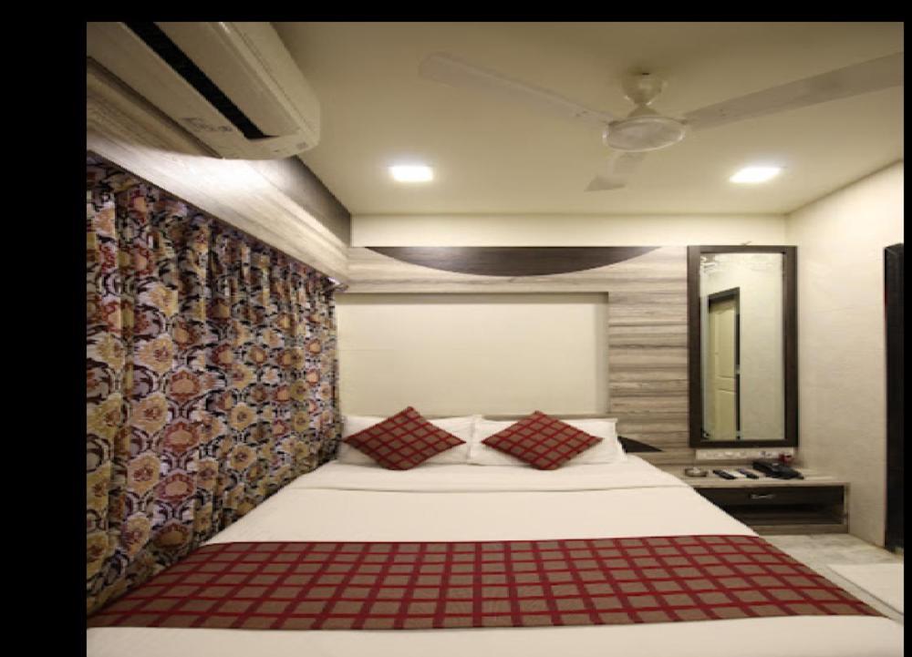 מומביי Hotel Oc Residency מראה חיצוני תמונה