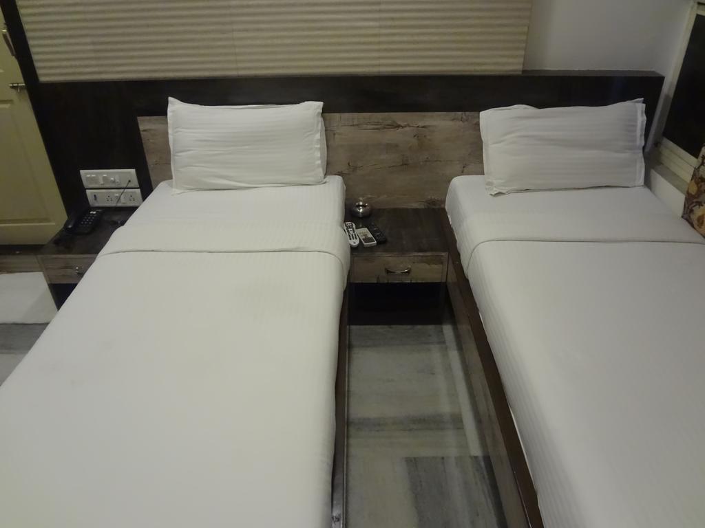 מומביי Hotel Oc Residency מראה חיצוני תמונה