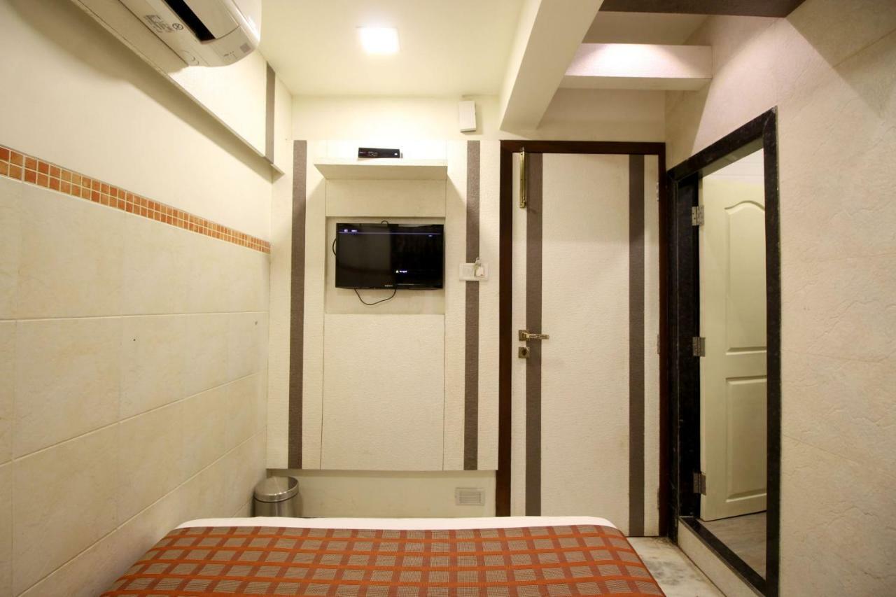 מומביי Hotel Oc Residency מראה חיצוני תמונה